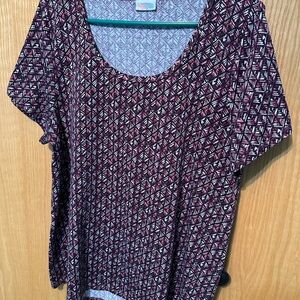 LuLaRoe Burgundy and White Geometric Short Sleeve Top
